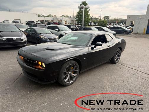 Pitch Black Clearcoat 2018 Dodge Challenger R/T
