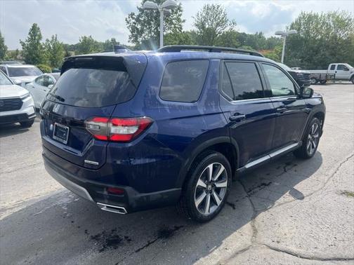 2025 Honda Pilot Touring 8-Passenger