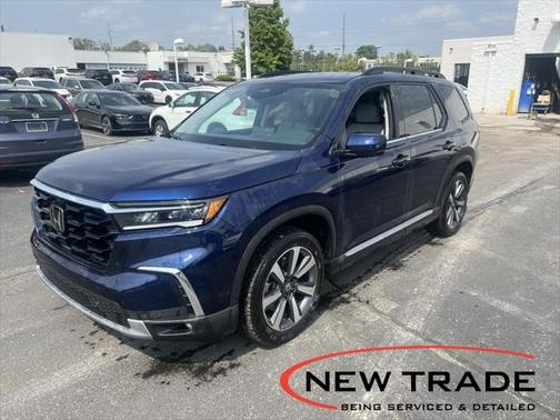 2025 Honda Pilot Touring 8-Passenger