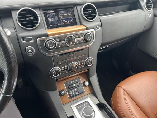 2016 Land Rover LR4 Base
