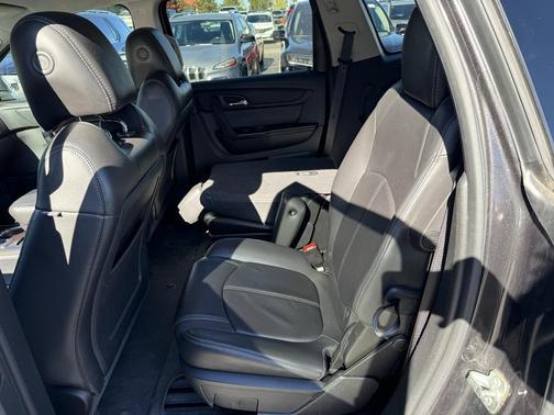 2017 Chevrolet Traverse 2LT