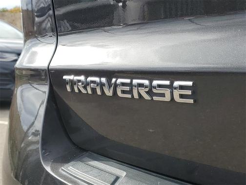 2017 Chevrolet Traverse 2LT