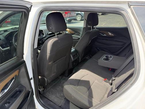 Summit White 2021 GMC Terrain SLE