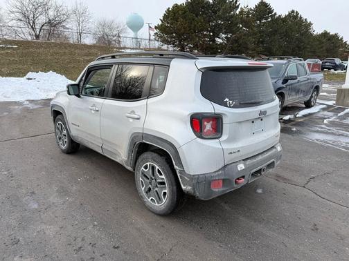 2016 Jeep Renegade Trailhawk
