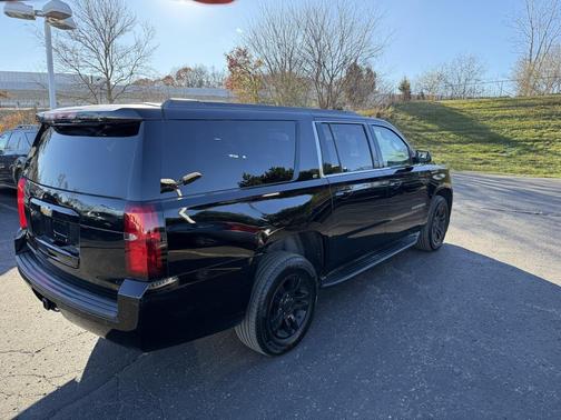 2017 Chevrolet Suburban LT