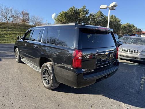 2017 Chevrolet Suburban LT