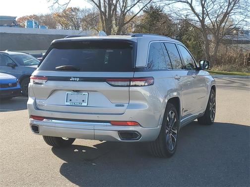 2022 Jeep Grand Cherokee Overland