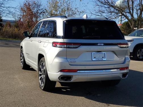 2022 Jeep Grand Cherokee Overland