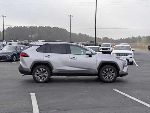 2022 Toyota RAV4 XLE PREMIUM