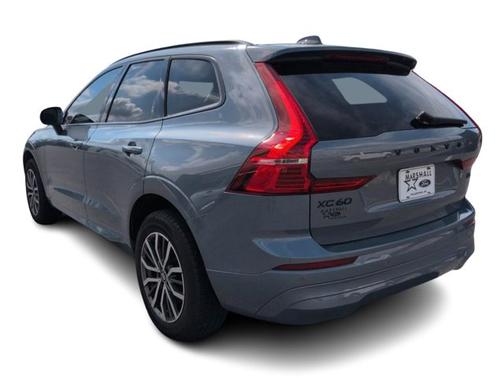 2022 Volvo XC60 B5 MOMENTUM