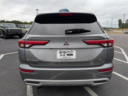 2024 Mitsubishi Outlander SE