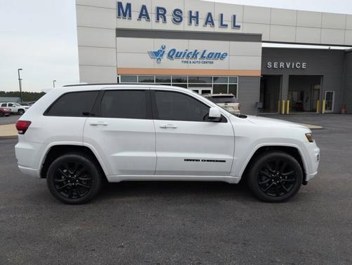 2020 Jeep Grand Cherokee LAREDO