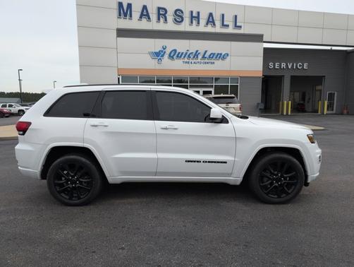 2020 Jeep Grand Cherokee LAREDO