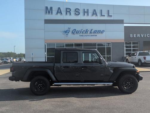 2022 Jeep Gladiator SPORT