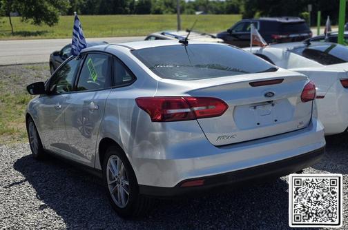 Ingot Silver Metallic 2018 Ford Focus SE