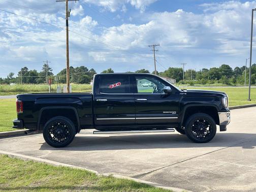 Onyx Black 2017 GMC Sierra 1500 SLT