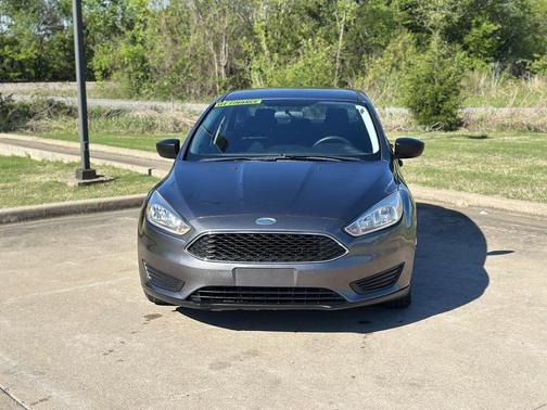 Magnetic Metallic 2018 Ford Focus SE