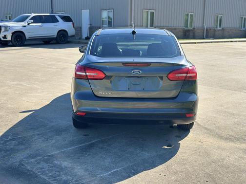 Magnetic Metallic 2018 Ford Focus SE