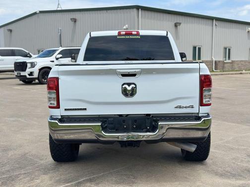 Bright White Clearcoat 2021 RAM 2500 Big Horn Crew Cab 4x4 6'4' Box