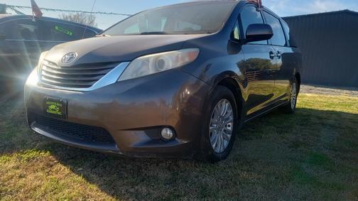 2012 Toyota Sienna XLE
