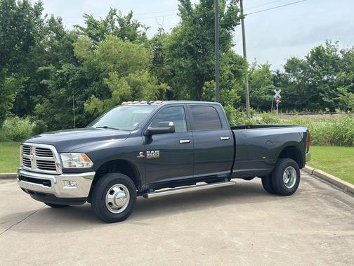 Maximum Steel Metallic Clearcoat 2016 RAM 3500 Big Horn
