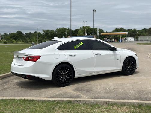 Summit White 2016 Chevrolet Malibu Premier