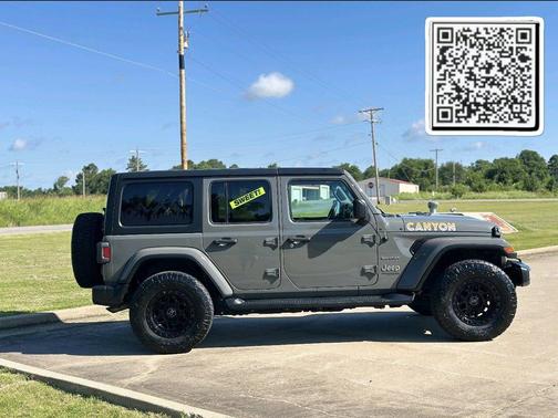Sting-Gray Clearcoat 2021 Jeep Wrangler Unlimited Sahara