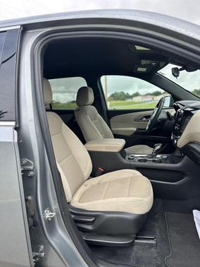 Sterling Gray Metallic 2023 Chevrolet Traverse LS