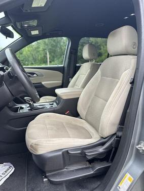 Sterling Gray Metallic 2023 Chevrolet Traverse LS