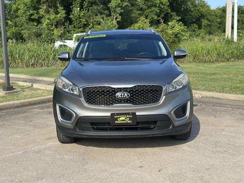 Titanium Silver 2018 Kia Sorento LX