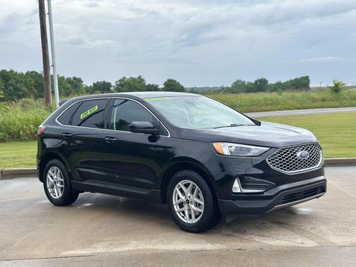 Agate Black Metallic 2024 Ford Edge SEL