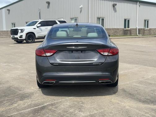 Granite Crystal Metallic Clearcoat 2016 Chrysler 200 C