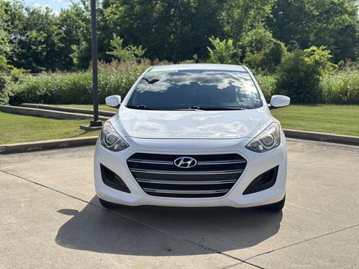 WHITE 2016 Hyundai Elantra GT Base