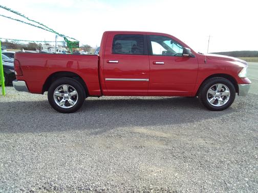 2016 RAM 1500 SLT