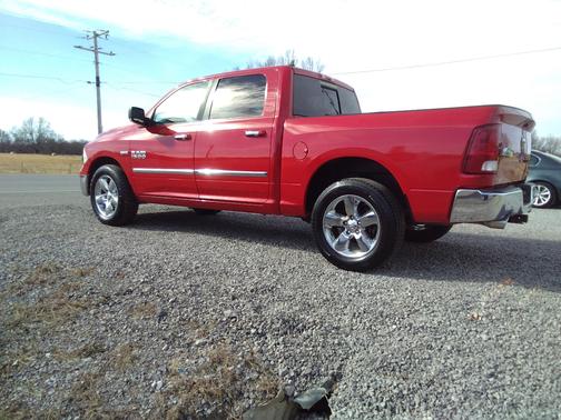 2016 RAM 1500 SLT