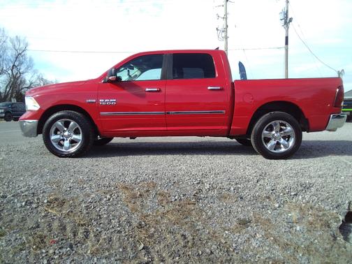 2016 RAM 1500 SLT
