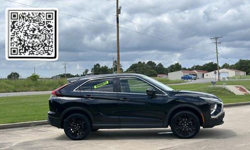 Labrador Black Pearl 2022 Mitsubishi Eclipse Cross LE