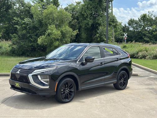 Labrador Black Pearl 2022 Mitsubishi Eclipse Cross LE
