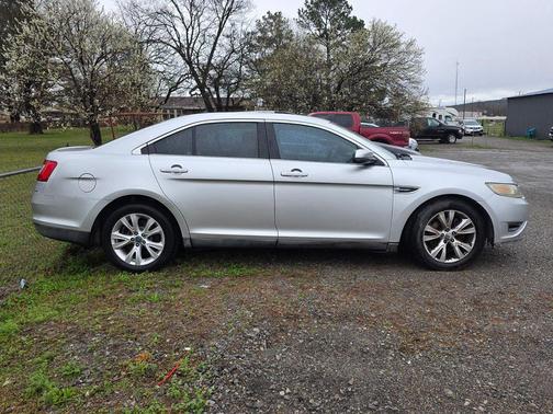 Ingot Silver Metallic 2010 Ford Taurus SEL