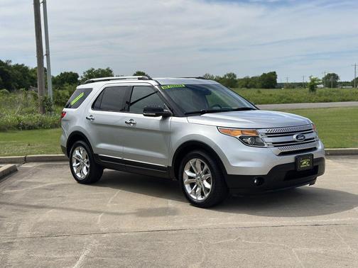 Ingot Silver Metallic 2013 Ford Explorer XLT