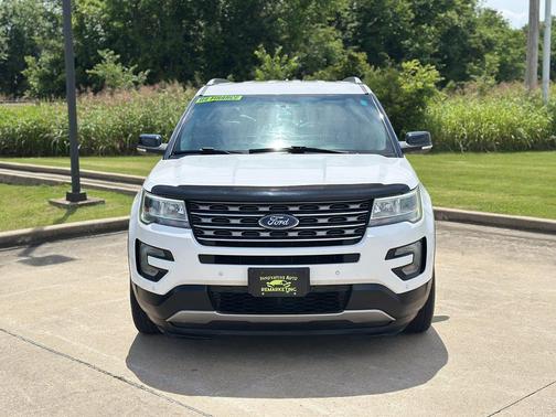 WHITE 2017 Ford Explorer XLT