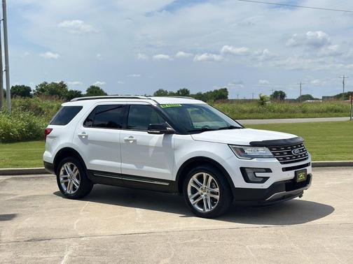 WHITE 2017 Ford Explorer XLT