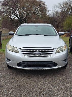 Ingot Silver Metallic 2010 Ford Taurus SEL