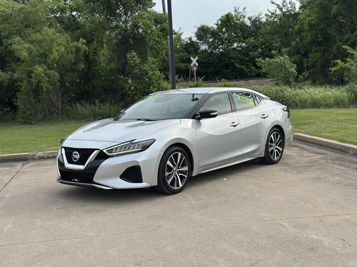 Brilliant Silver Metallic 2022 Nissan Maxima SV Xtronic CVT