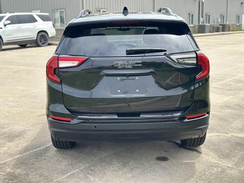 Ebony Twilight Metallic 2022 GMC Terrain SLE