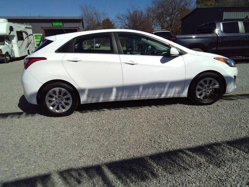 2016 Hyundai Elantra GT Base