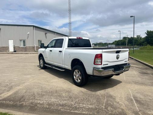 Bright White Clearcoat 2024 RAM 2500 Big Horn Crew Cab 4x4 6'4' Box