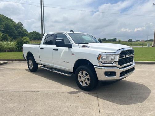 Bright White Clearcoat 2024 RAM 2500 Big Horn Crew Cab 4x4 6'4' Box