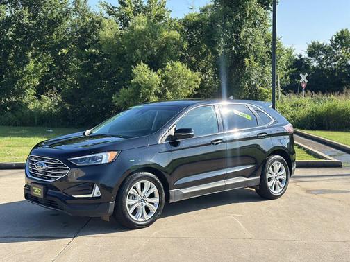 Agate Black 2020 Ford Edge Titanium
