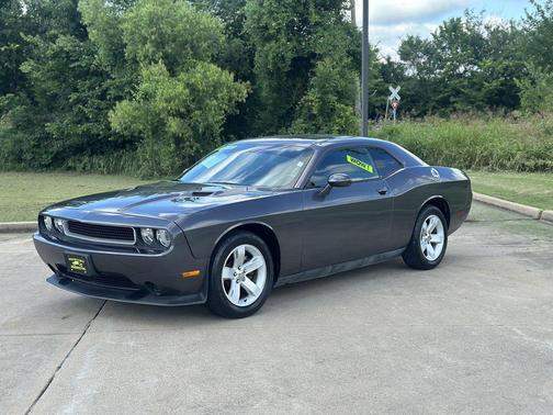Granite Crystal Metallic Clearcoat 2014 Dodge Challenger SXT